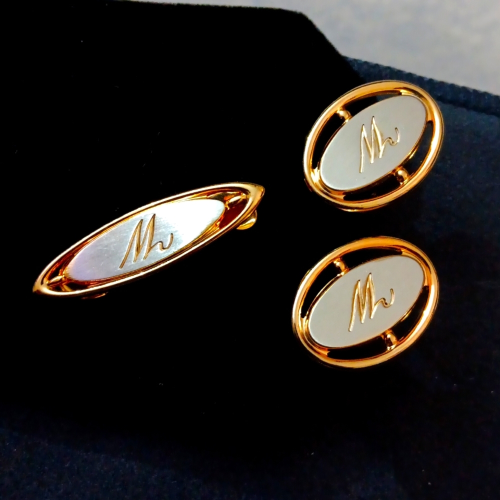 Unlisted 2- Vintage HICKOK Cuff Links & TieBar Clip